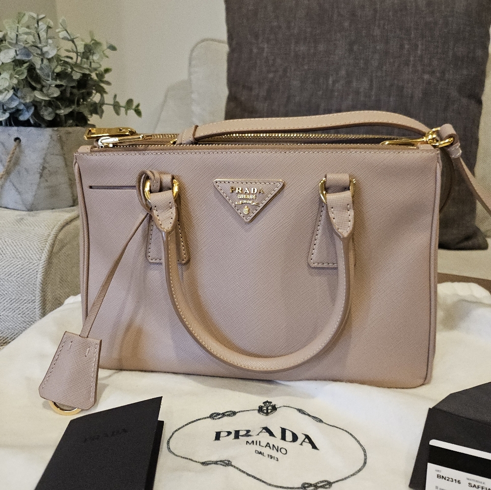 Authentic Prada saffiano galleria bag